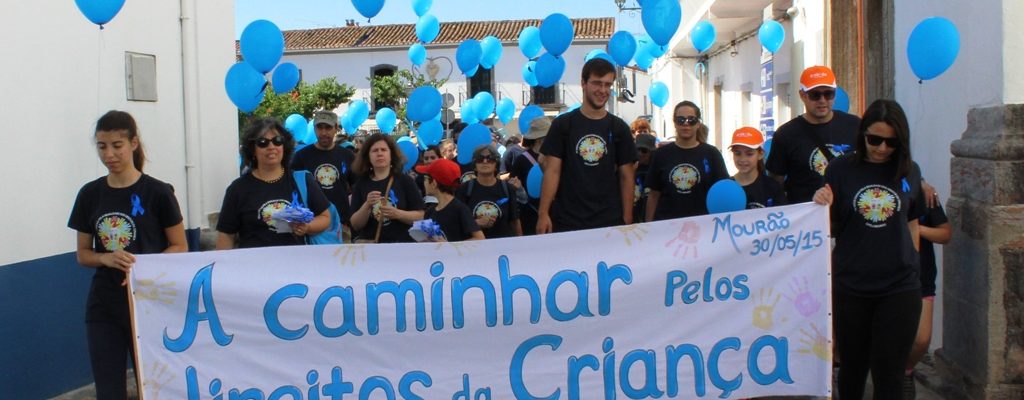 DuascentenasdepessoascaminharamemMouropelosdireitosdacriana_C_0_1594647244.