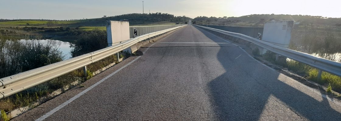 Sinalização e marcação de passadeiras, execução de lombas redutoras de velocidade, reabilit...