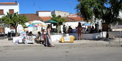 Mercado mensal de antiguidades e artesanato inaugurado em Mourão