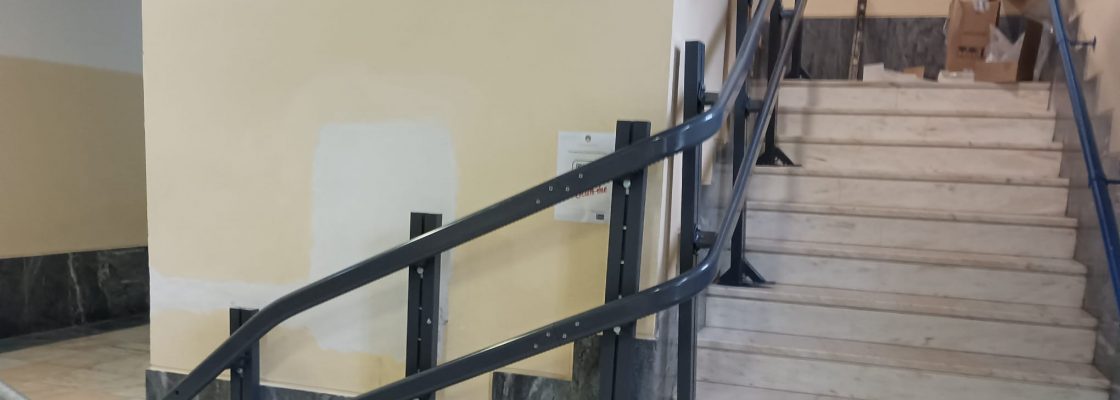 Empreitada de colocação de uma plataforma elevatória na escola sede do Agrupamento de Escolas ...