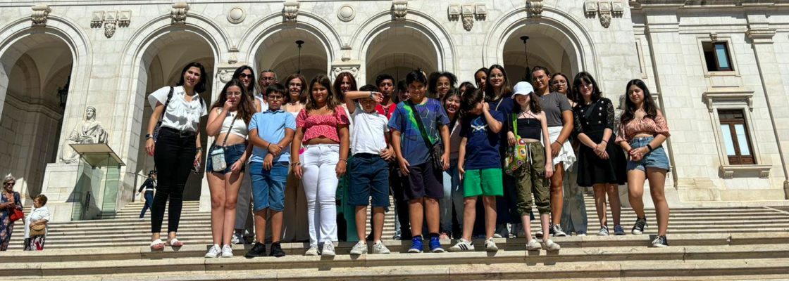 Assembleia Municipal Jovem de Mourão visita a Assembleia da República