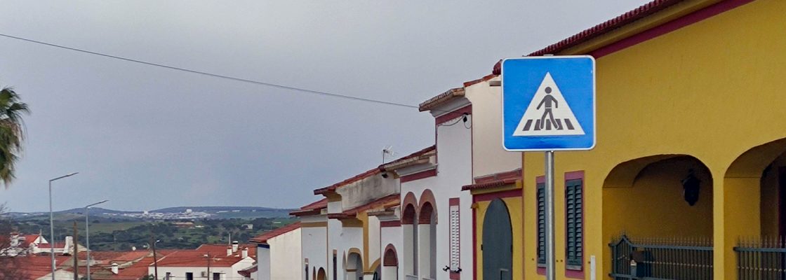 Colocação de nova sinalização de trânsito na Freguesia de Granja