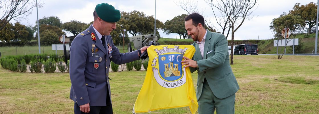 Mourão inaugura rotunda de homenagem ao Exército Português e a todos os Mouranenses