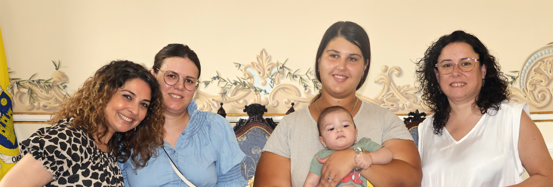 Autarquia entrega cabazes de apoio à natalidade